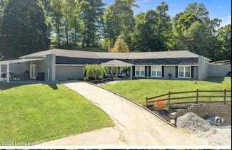 387 W Maple St, Caneyville, KY 42721