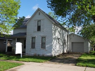 221 E Taylor St, Grant Park, IL 60940