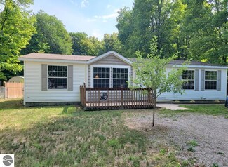 5431 W Mobile Trail, Traverse City, MI 49685