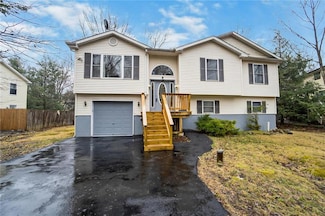 1188 Thunder Dr, Pocono Summit, PA 18346