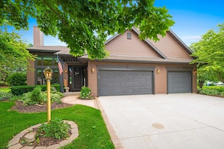 5330 Deer Trail Ln, Sheboygan, WI 53083