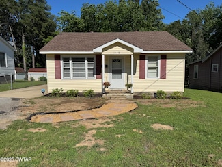 1628 Speedway Ave, Dyersburg, TN 38024
