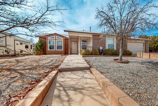 725 Emerald Dr NE, Rio Rancho, NM 87124