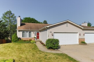 210 Lorien Ct, East Dundee, IL 60118
