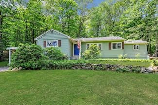 33 Caudatowa Dr, Ridgefield, CT 06877