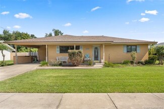 1402 Maria Dr, Sulphur, LA 70663