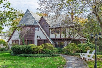 3 Greenview Way, Montclair, NJ 07043