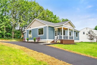 213 17th Ave, Beaver Falls, PA 15010
