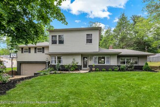 15 Farrell Dr, Middletown, NJ 07748