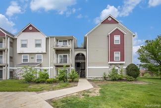15240 Silver Pkwy Unit 308, Fenton, MI 48430
