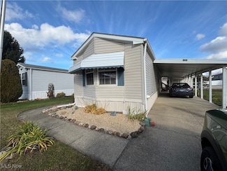 346 Golfway Dr, Painesville, OH 44077