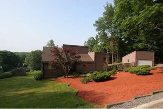 31 Edgehill Rd, Haverhill, MA 01830