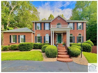 1109 Country Club Dr, Martinsville, VA 24112