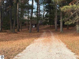 560 W Huron Rd, Omer, MI 48749