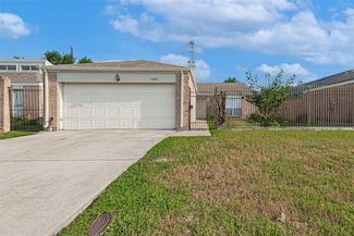 13207 Robinglen Dr, Houston, TX 77083