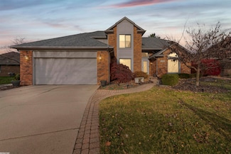 14963 Park View Ct, Sterling Heights, MI 48313