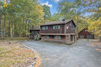 225 Wild Meadow Dr, Milford, PA 18337