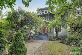 906 E Shelby St, Seattle, WA 98102