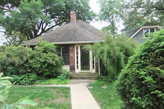 68 Walnut Hill Rd, Newton Center, MA 02459