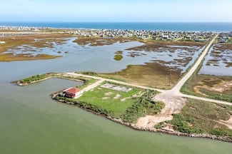 626 Canal Dr, Surfside Beach, TX 77541