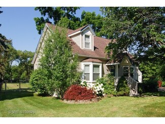 1S542 Halsey Rd, Oakbrook Terrace, IL 60181