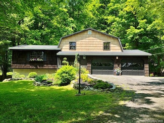 687 Sprout Brook Rd, Putnam Valley, NY 10579
