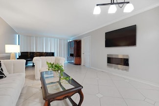 2400 Presidential Way Unit 1206, West Palm Beach, FL 33401