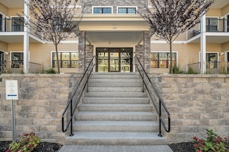 55 Pointe Place Unit 103, Dover, NH 03820