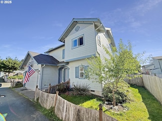 731 3rd St Unit C / 3, Brookings, OR 97415