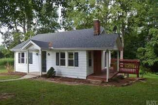 828 37th St SW, Hickory, NC 28602