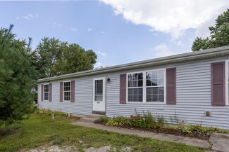 489 E Grove St, Wheatfield, IN 46392