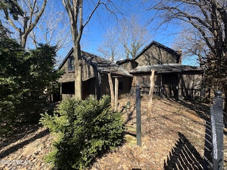 2121 N Pevee Rd, Ada, OH 45810