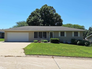 711 W 21st St, Carroll, IA 51401