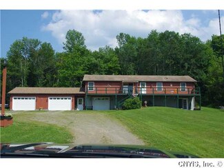 98 Klocks Corners Rd, Oswego, NY 13126