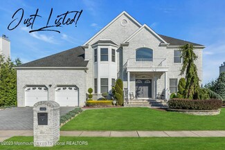 23 Hedgerow Ln, Manalapan, NJ 07726