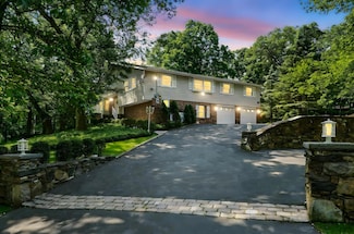 125 Park Ln, West Harrison, NY 10604