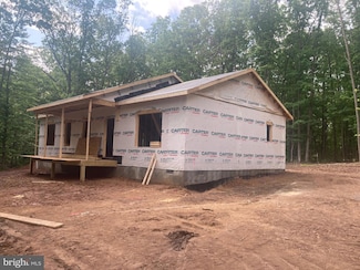 254 Greenoak Ln, Berkeley Springs, WV 25411