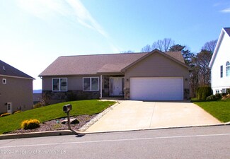 412 Gardenia Ln Unit L 36, Pittston, PA 18641