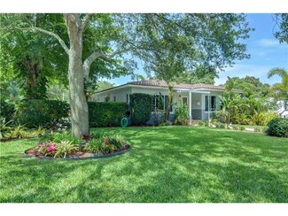 801 NE 118th St, Biscayne Park, FL 33161