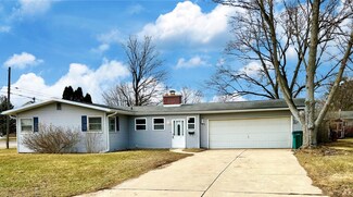 101 Harmony Ln, Springfield, MI 49037