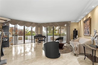 20281 E Country Club Dr Unit 207, Aventura, FL 33180