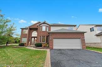 2115 Aldwin Dr, West Bloomfield, MI 48324