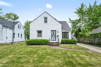 15507 Raymond St, Maple Heights, OH 44137
