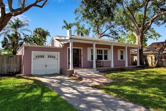 1830 Virginia Dr, Bradenton, FL 34205