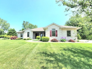 N6941 Woodside Hills Dr, Sheboygan, WI 53083