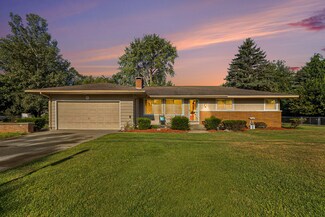 5163 Mcdowell St, Norton Shores, MI 49441
