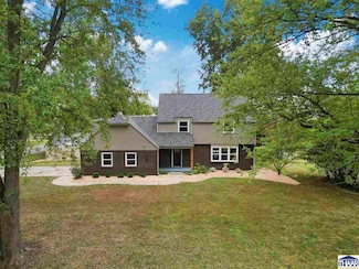 111 E Southglen Dr, Terre Haute, IN 47802