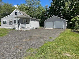 19 Eustis St, Lewiston, ME 04240