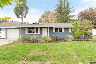 115 McClaine St, Silverton, OR 97381