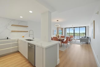 356 Golfview Rd Unit 405, North Palm Beach, FL 33408